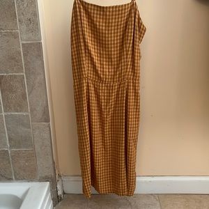 I used to love this dress as a teen but now it’s too small on me!